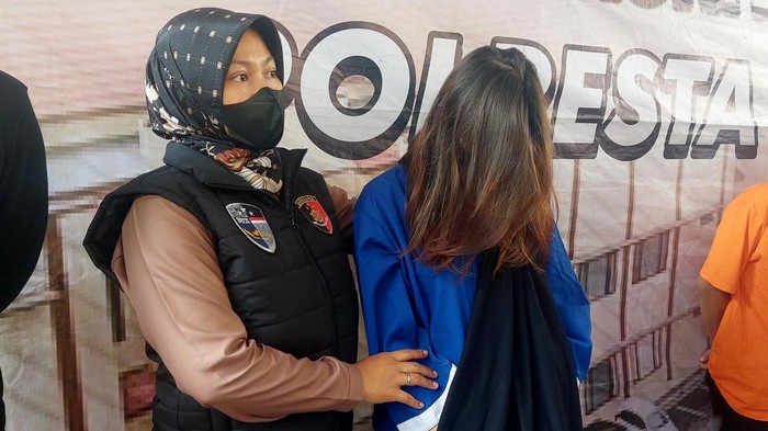 Selebgram Bogor Pakai Duit Endorse Judi Online untuk Bayar Kos