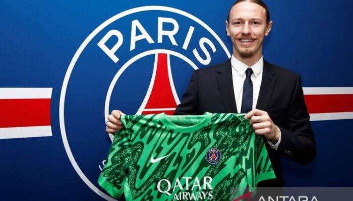 PSG rekrut kiper Matvey Safonov dari Rusia