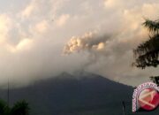 Gunung Etna ke Italia meletus keluarkan asap serta abu