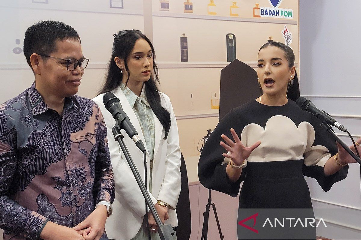 Tasya Farasya menyokong kampanye pengaplikasian barang kosmetik berizin edar